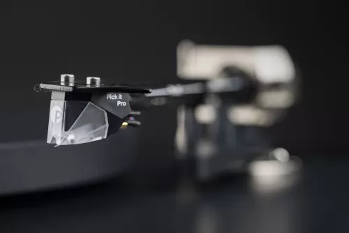 Проигрыватель виниловых пластинок Pro-Ject Debut Pro Satin Black