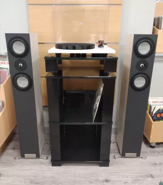 Стойка для винила VOXmodule MC04