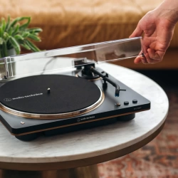 Проигрыватель виниловых пластинок Audio-Technica AT-LP70XBT Black/Bronze