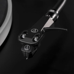 Проигрыватель винила Audio-Technica AT-LP5X